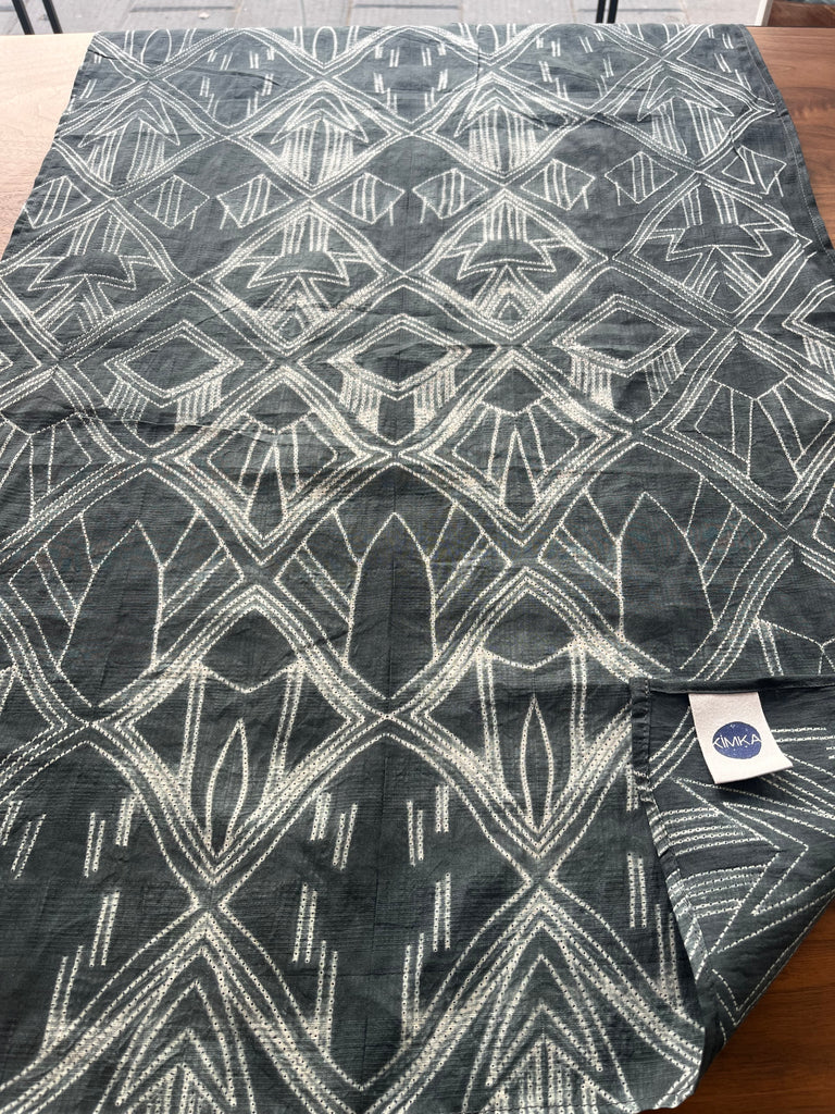Needelwork scarf- grafit