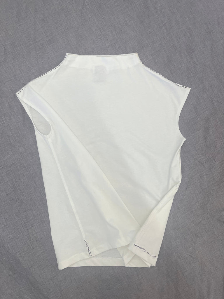 Ann shirt with handmade embroidery