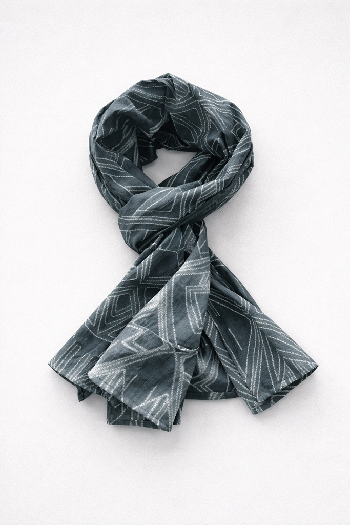 Needelwork scarf- grafit